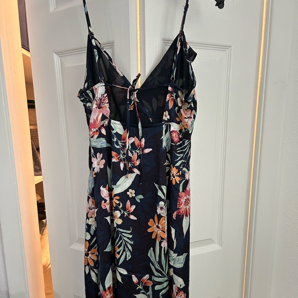 Vici floral maxi dress - Picture 2 of 3